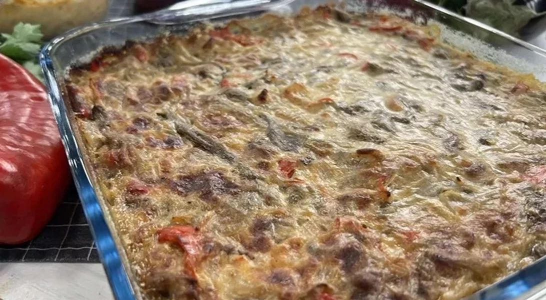 Η πιο εύκολη μελιτζανόπιτα με πιπεριές - χωρίς φύλλο