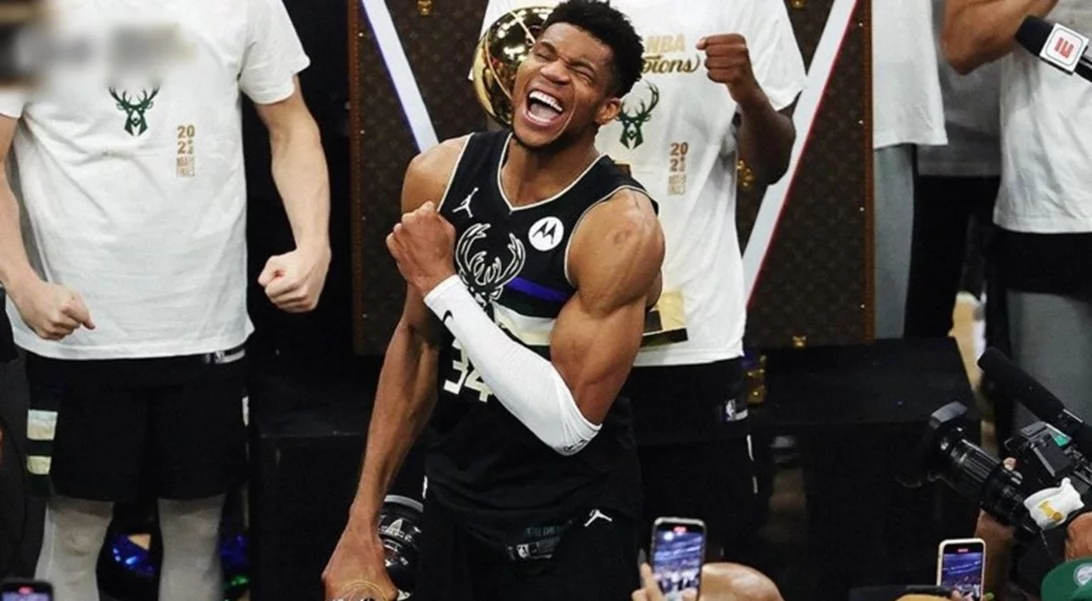 Γιάννης Αντετοκούνμπο | Οι τρυφερές ευχές για τα γενέθλια του γιου του