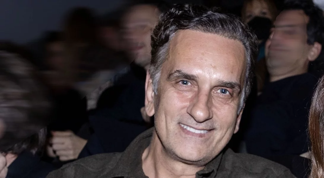 Ο Νίκος Ψαρράς σε μία σπάνια δημόσια εμφάνιση με τη σύζυγό του, Έλενα Καρακούλη