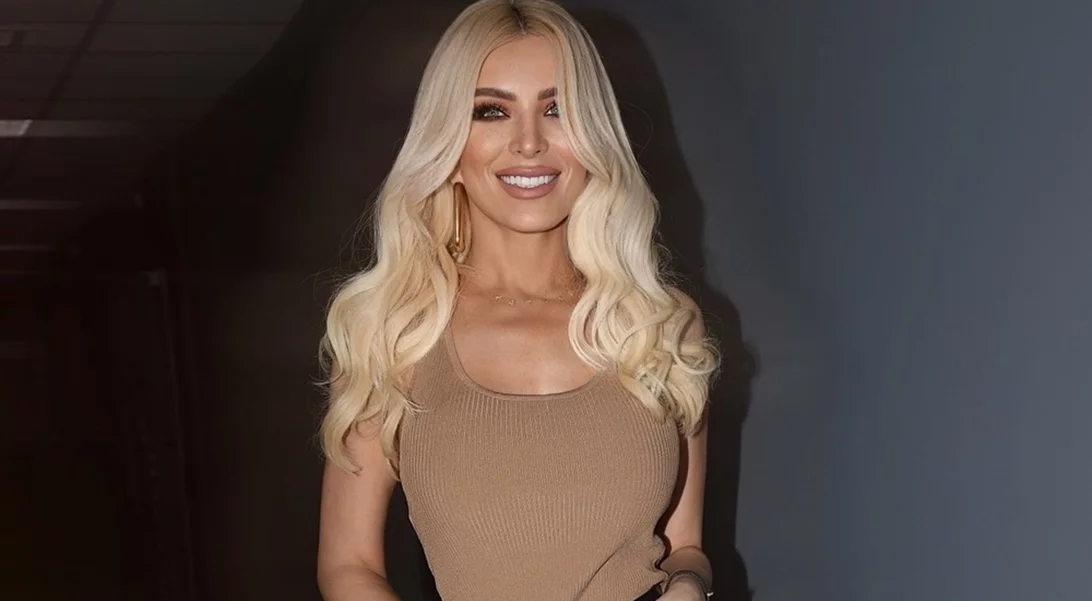 Κατερίνα Καινούργιου | Αμακιγιάριστη στο κρεβάτι της