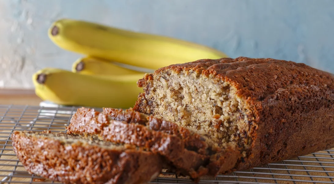 Εσύ δοκίμασες το ονειρικό σοκολατένιο banana bread με γιαούρτι του Άκη Πετρετζίκη;