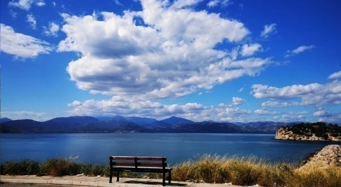 Καιρός | Συνεχίζεται το καλοκαιρινό σκηνικό με υψηλές για την εποχή θερμοκρασίες - Εως 5 μποφόρ οι άνεμοι