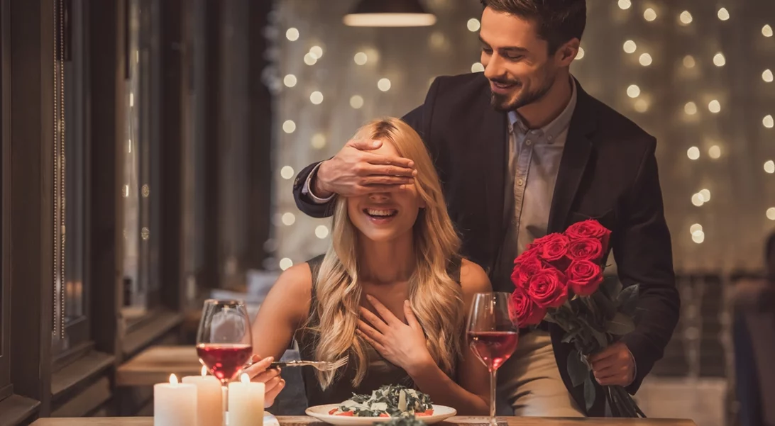 H απόλυτη Valentine's βραδιά με θέα την Ακρόπολη και την κοσμοπολίτικη αύρα του κέντρου της Αθήνας