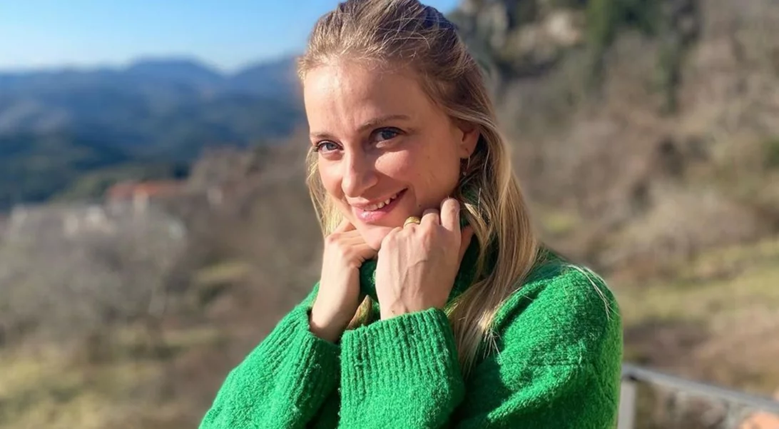 Λένα Δροσάκη | Η σέξι εμφάνιση με ψιλόμεσο τζιν παντελόνι που ανέδειξε τα καλλίγραμμα πόδια της