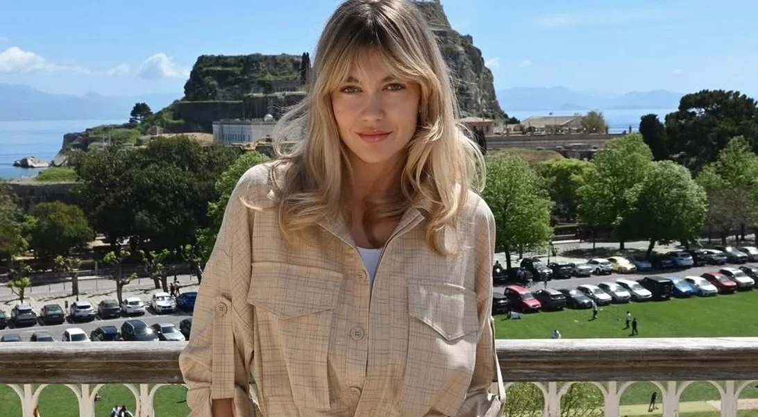 Κλέλια Ανδριολάτου | Βόλτες στο αγαπημένο νησί των διασήμων