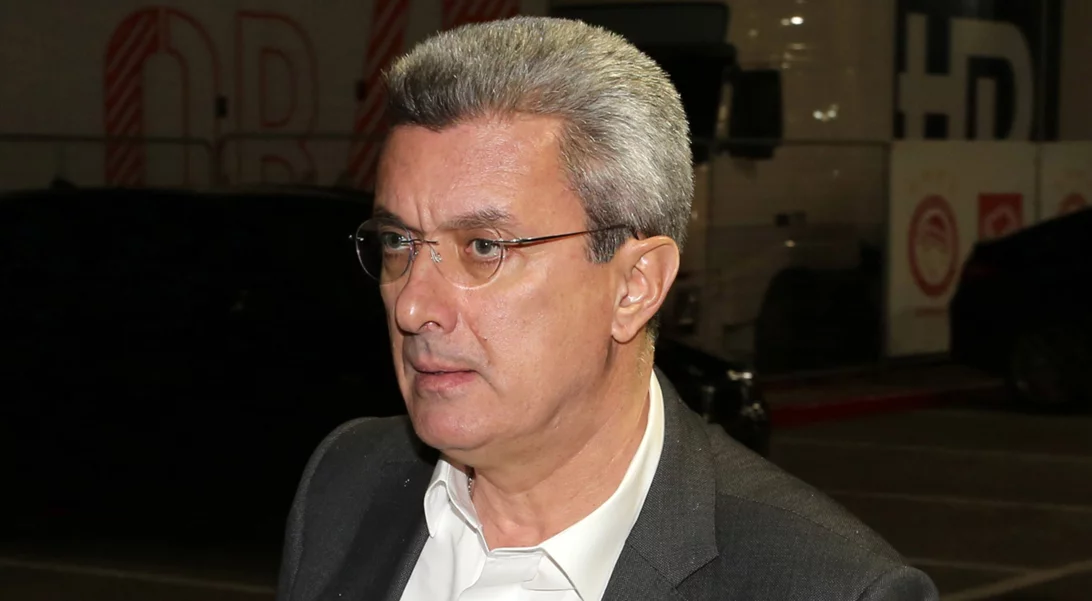 Ο Νίκος Χατζηνικολάου δημοσίευσε μια σπάνια φωτογραφία του μεγάλου του γιου και είναι ολόιδιοι