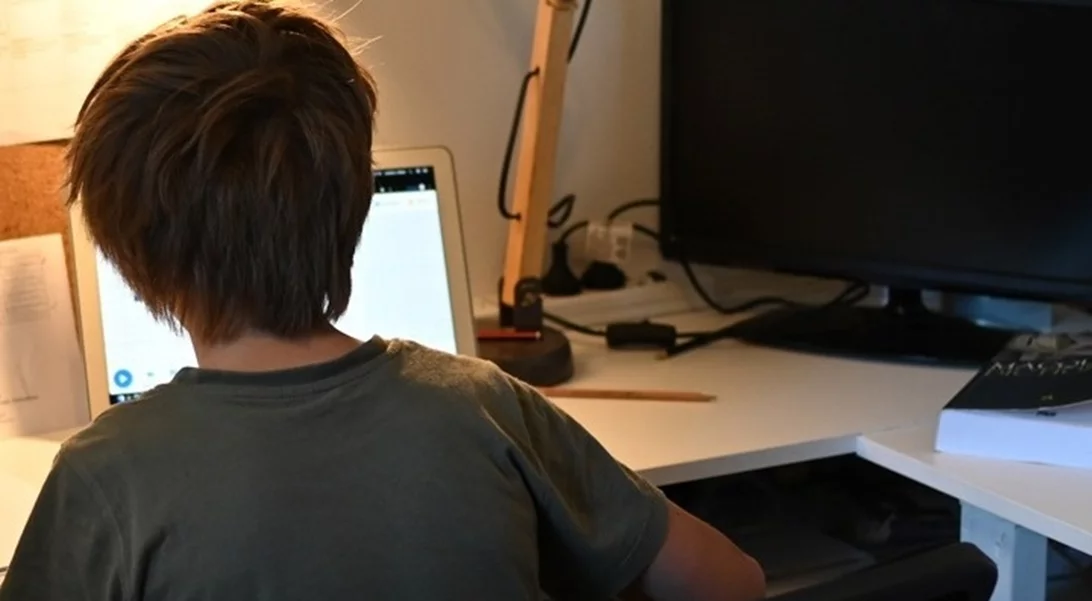 European Newsroom | Ιδιωτικότητα εναντίον προστασίας των παιδιών: Τα σχέδια της ΕΕ για "chat control", επιτήρηση των συνομιλιών στο Ίντερνετ, διαιρούν τα κράτη μέλη