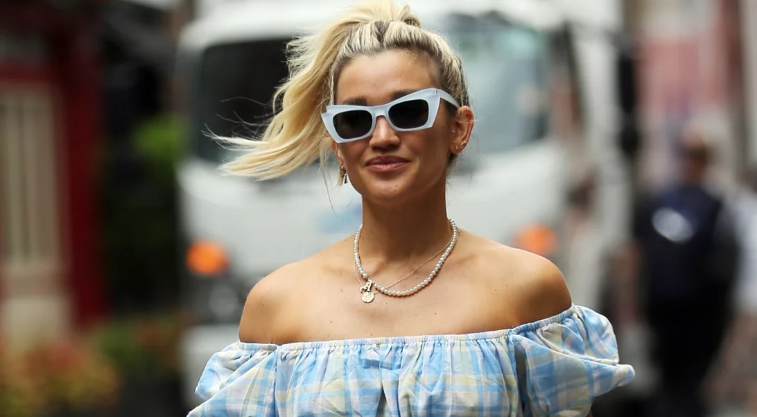 Είχες σκεφτεί να μετατρέψεις τη μάσκα σου σε crop top ; | Κι όμως γίνεται