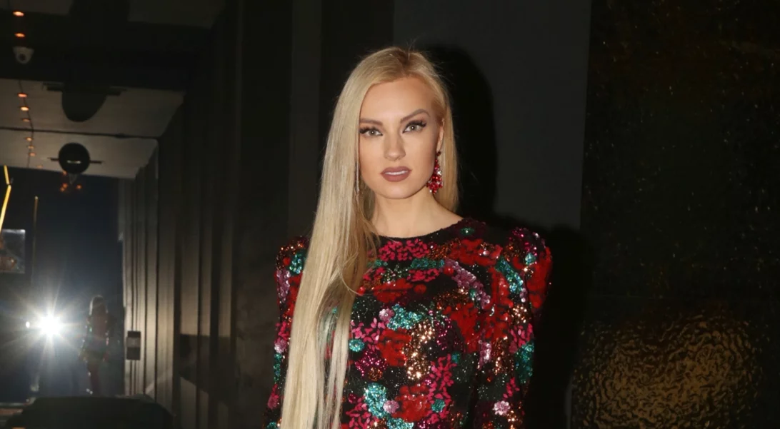 Τζούλια Νόβα | Οι πρώτες αναρτήσεις μετά την έναρξη του πολέμου στην Ουκρανία