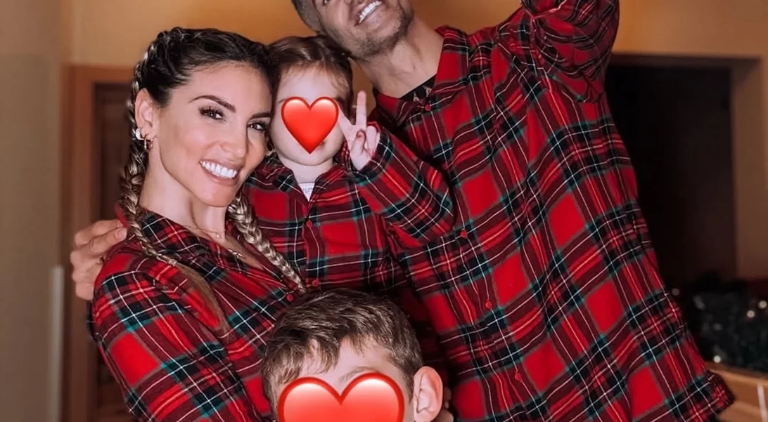 Αθηνά Οικονομάκου | Η matchy matchy εμφάνιση με τον Μπρούνο Τσερέλα και τα παιδιά της