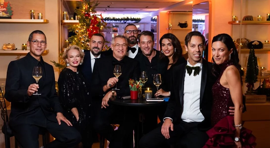 "We deliver Joy" | Τα πολυκαταστήματα attica εγκαινιάζουν και φέτος την εορταστική περίοδο με ένα εντυπωσιακό Private Festive Dinner