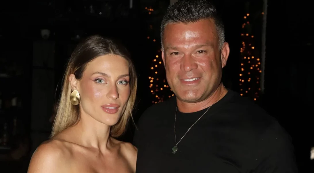 Κώστας Σόμμερ και Βαλεντίνη Παπαδάκη | Το παραμυθένιο πάρτι για την κόρη τους και η τούρτα-έκπληξη που "έκλεψε" την παράσταση