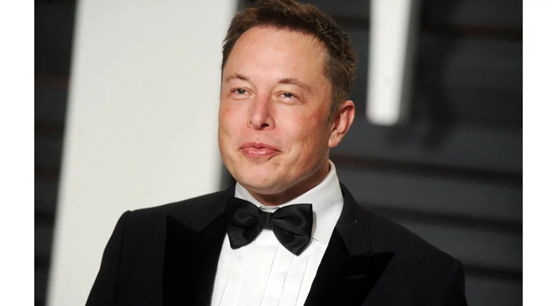 O Elon Musk ως αδυνατισμένος Άγιος Βασίλης είναι ό,τι πιο cringe είδαμε σήμερα