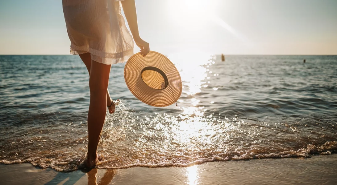 Σου φτιάξαμε το κατάλληλο look για την παραλία με κομμάτια του Zara