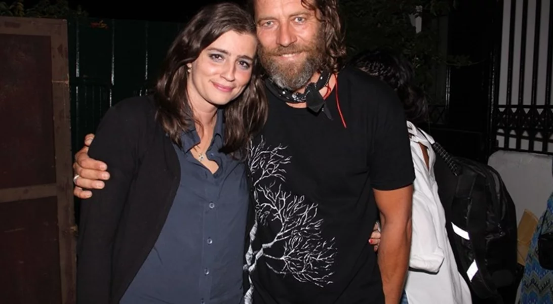 Μαρία Κίτσου - Γιάννης Στάνκογλου: Διαβάζουν επί σκηνής την επιστολή του ΣΕΗ για την αποφυλάκιση Λιγνάδη και το κοινό ξεσπά σε χειροκροτήματα