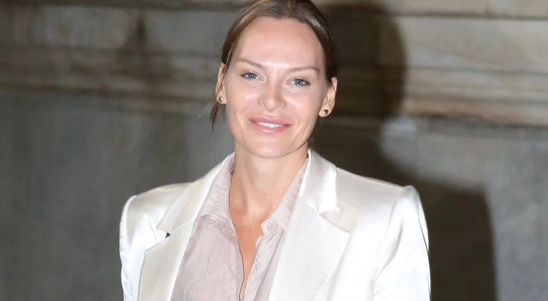 Υβόννη Μπόσνιακ | Η θεραπεία προσώπου που κάνει το πρόσωπο της να λάμπει