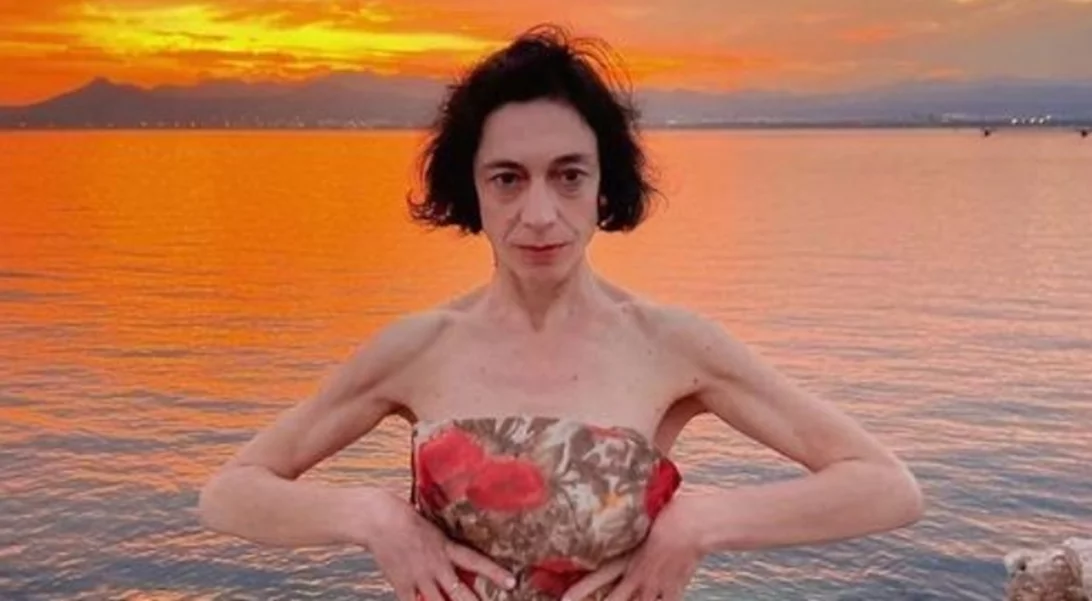 "Στα πατώματα" η Έλενα Τοπαλίδου 2 εβδομάδες πριν από τη μεγάλη πρεμιέρα στην Επίδαυρο