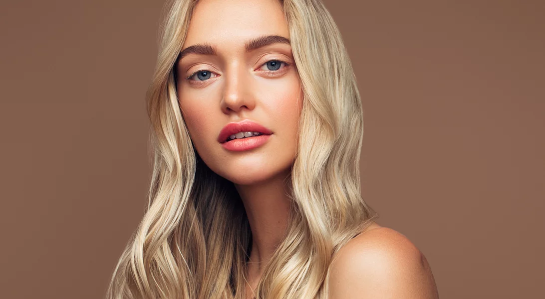 Θέλεις να γίνεις ξανθιά; Όσα πρέπει να προσέξεις για να έχεις το ιδανικό αποτέλεσμα