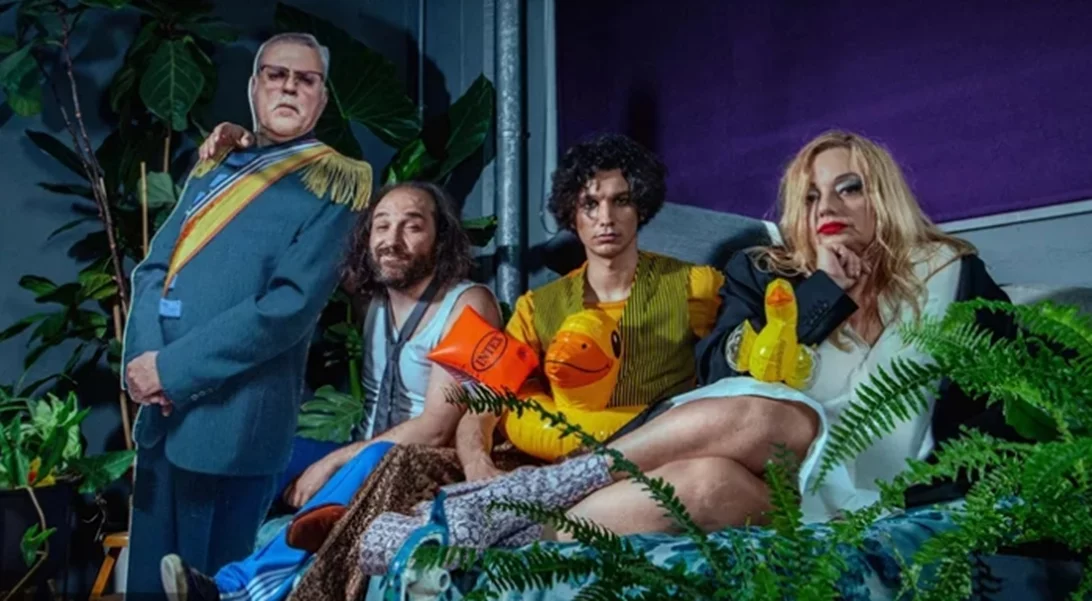 Οι αριστοφανικές "Σφήκες" δια χειρός Λένας Κιτσοπούλου