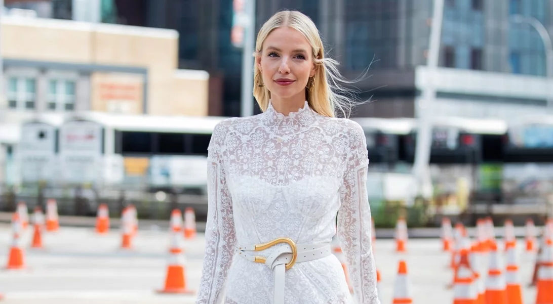 5 διαχρονικά κομμάτια σε λευκό χρώμα που χρειάζεσαι σίγουρα την άνοιξη και το καλοκαίρι