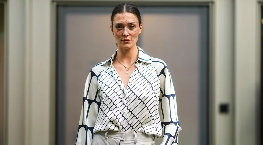 Το viral προϊόν από τη Zara που χρειάζεσαι για να δημιουργήσεις φακίδες στην επιδερμίδα σου