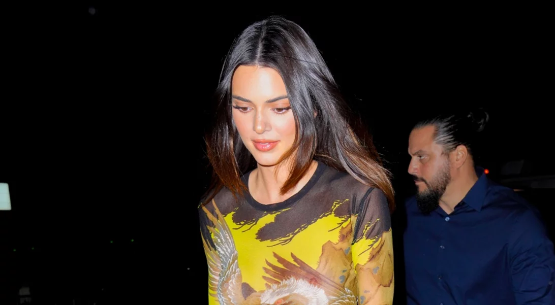 Kendall Jenner | Το πουλόβερ της είναι ακριβώς αυτό που θες να έχεις στην γκαρνταρόμπα σου