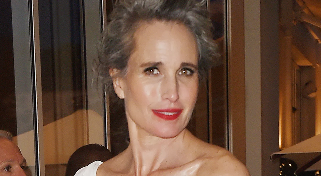 7 τρόποι να μετατρέψεις τα γκρίζα μαλλιά σου στο απόλυτο beauty statement