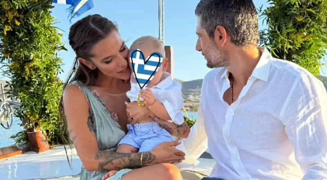 Εριέττα Κούρκουλου Λάτση – Βύρων Βασιλειάδης | Βάφτισαν τον γιο τους, Λέοντα στην Πάρο