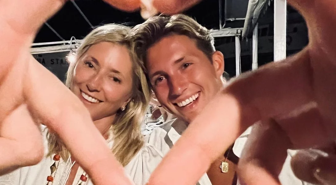 Η Poppy Delevingne αναπολεί τις καλοκαιρινές της διακοπές στην Ελλάδα με τον Κωνσταντίνο Αλέξιο και την οικογένειά του