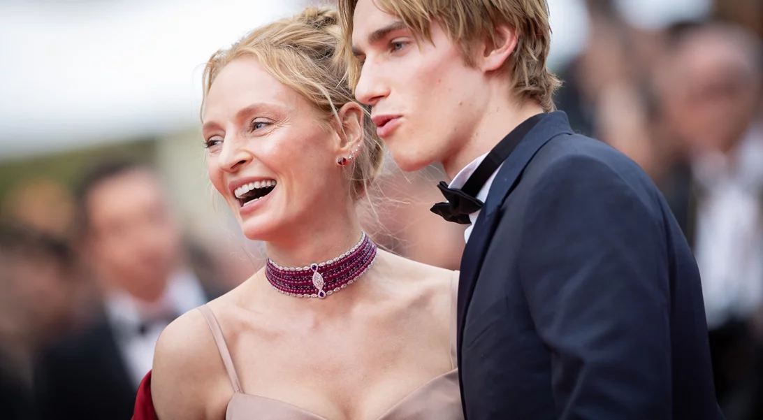 Uma Thurman | Στο κόκκινο χαλί των Καννών με τον γοητευτικό γιο της