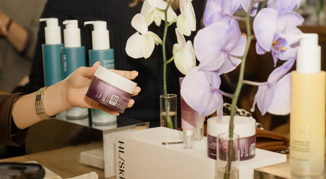 Μια νέα σειρά περιποίησης παρουσιάστηκε σε ένα K-beauty press event που κέντρισε το ενδιαφέρον μας