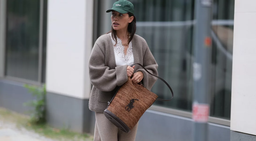 Βρήκαμε 5 loungewear κομμάτια που θα φοράς στο σπίτι και στην πόλη και αποπνέουν χαλαρή πολυτέλεια