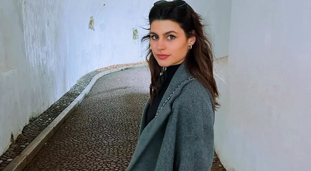 Festive Manicure | Η κλασική επιλογή της Δανάης Παππά είναι ο ορισμός της κομψότητας