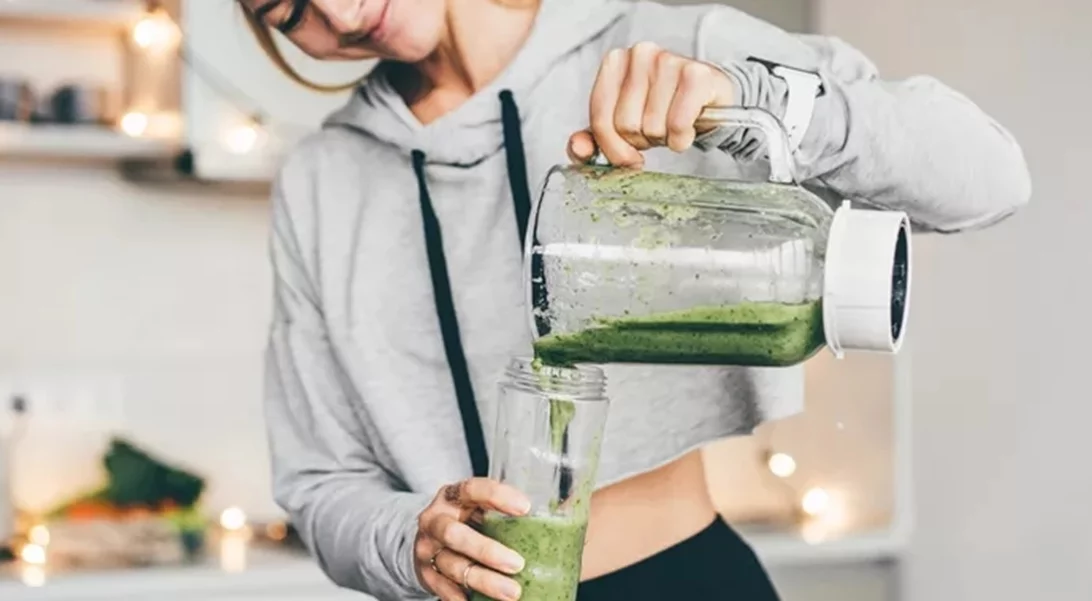 5 φυσικά ροφήματα που σταματούν τη γήρανση - και είναι πεντανόστιμα