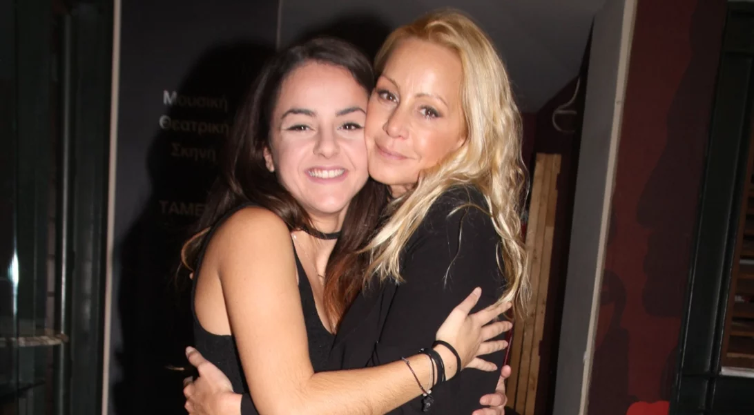 Συγκλονίζει η περιγραφή της Μάρθας Κουτουμάνου για τις τελευταίες στιγμές του Βλάσση Μπονάτσου | "Παραπατούσε, για πτώτη φορά έχασα την ψυχραιμία μου"