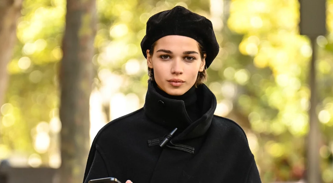 Το πιο "cool girl" άρωμα της σεζόν μυρίζει άγρια φράουλα, βανίλια και καστανή ζάχαρη