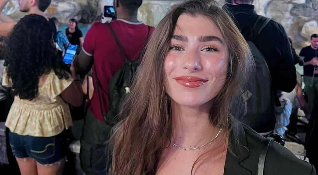 Η Χρύσα Μιχαλοπούλου επιβεβαιώνει τον χωρισμό της και δηλώνει | "Νομίζω ότι είμαι η γυναίκα μόνη δεν ψάχνει"