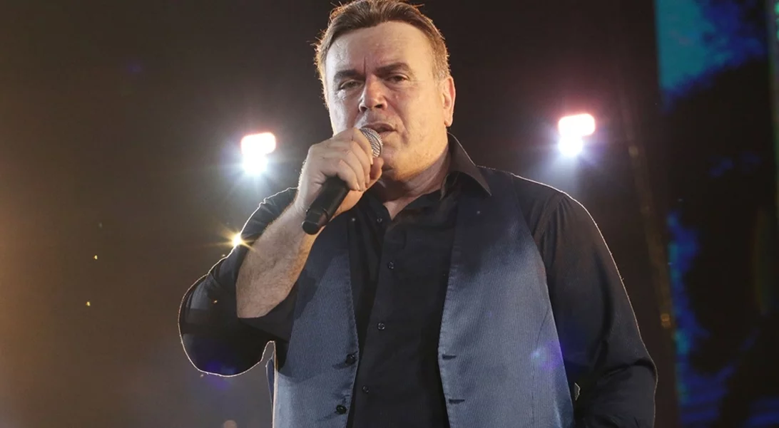 Πλήθος καλλιτεχνών στο "τελευταίο αντίο" στον Μανώλη Λιδάκη