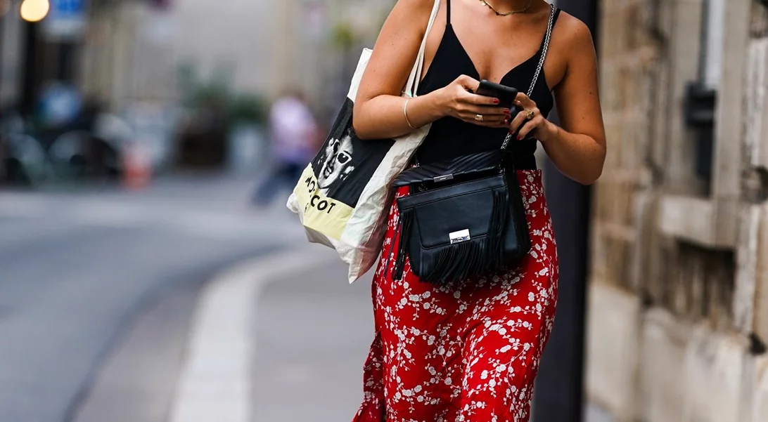 Βρήκαμε στην Oysho τη φούστα με την οποία θα ταξιδέψεις χωρίς φόβο