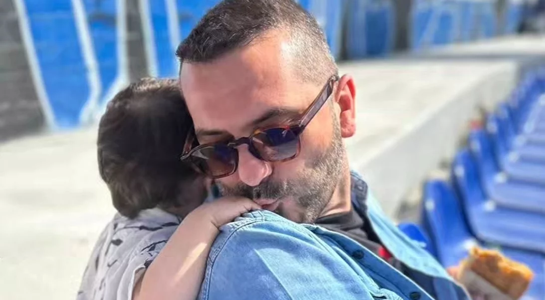 Λεωνίδας Κουτσόπουλος | Νυχτοπερπατήματα με τον γιο του στη Σχοινούσα