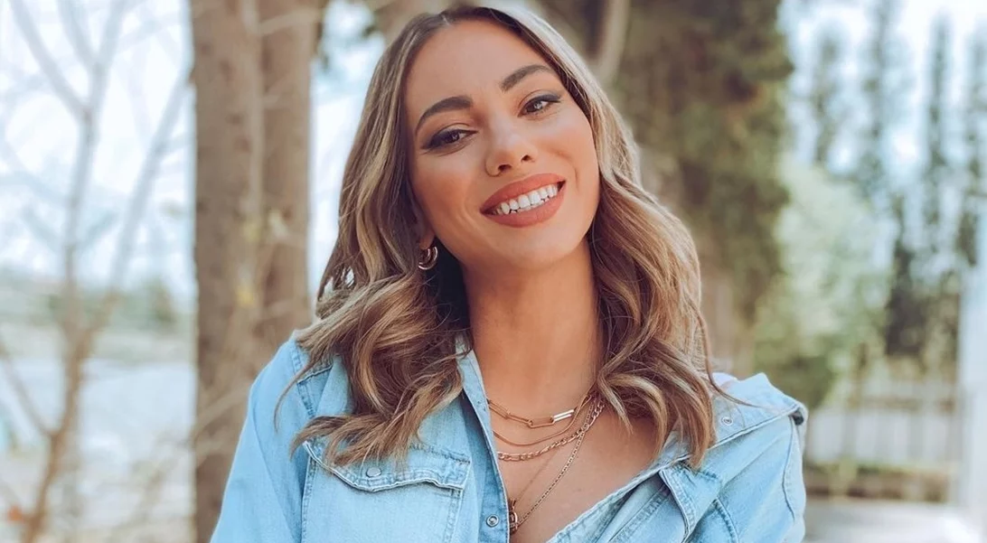 Ευρυδίκη Βαλαβάνη | Το δροσερό άρωμα που φορά από το σχολείο