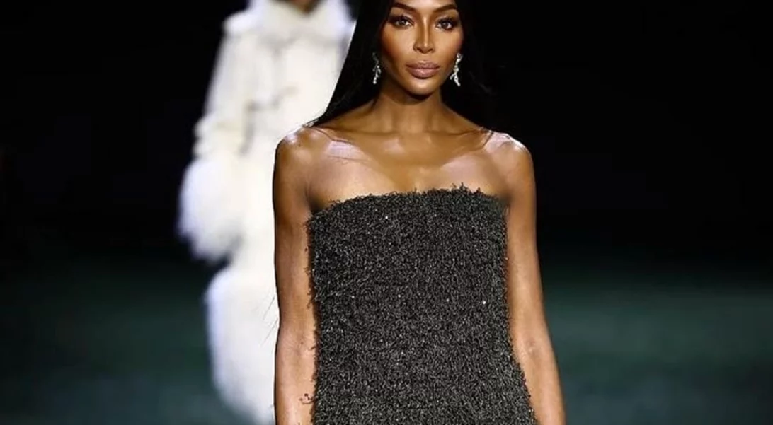 Η 53χρονη Ναόμι Κάμπελ μόλις ερωτεύτηκε έναν 37χρονο πολυεκατομμυριούχο