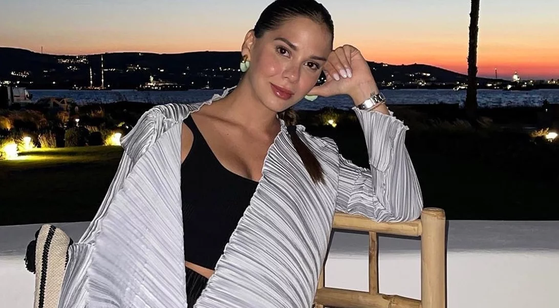 Στο γιορτινό σαλόνι της Αλεξάνδρας Κωστοπούλου | Η πανέμορφη χριστουγεννιάτικη γωνιά