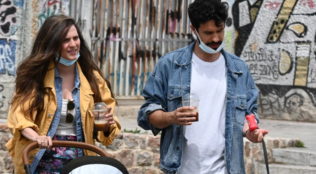 Ορφέας Αυγουστίδης - Γεωργία | Η πρώτη βόλτα με τον νεογέννητο γιο τους (pics)