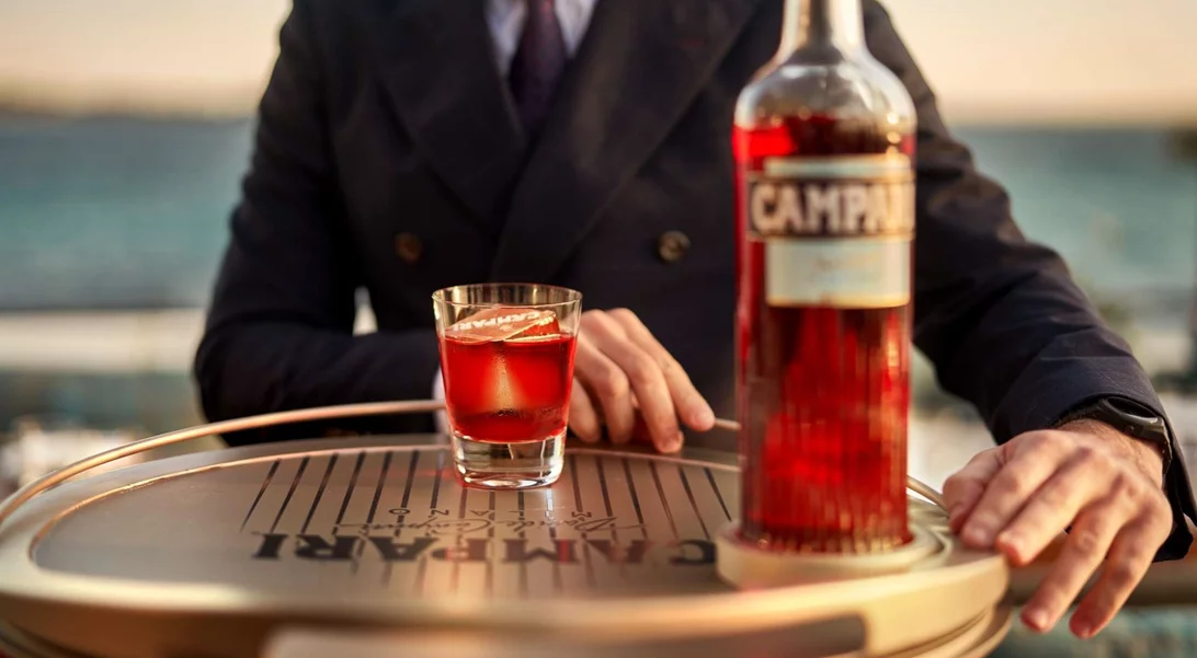 Όταν το Campari συνάντησε το Negroni: Γιορτάζοντας ένα εμβληματικό cocktail