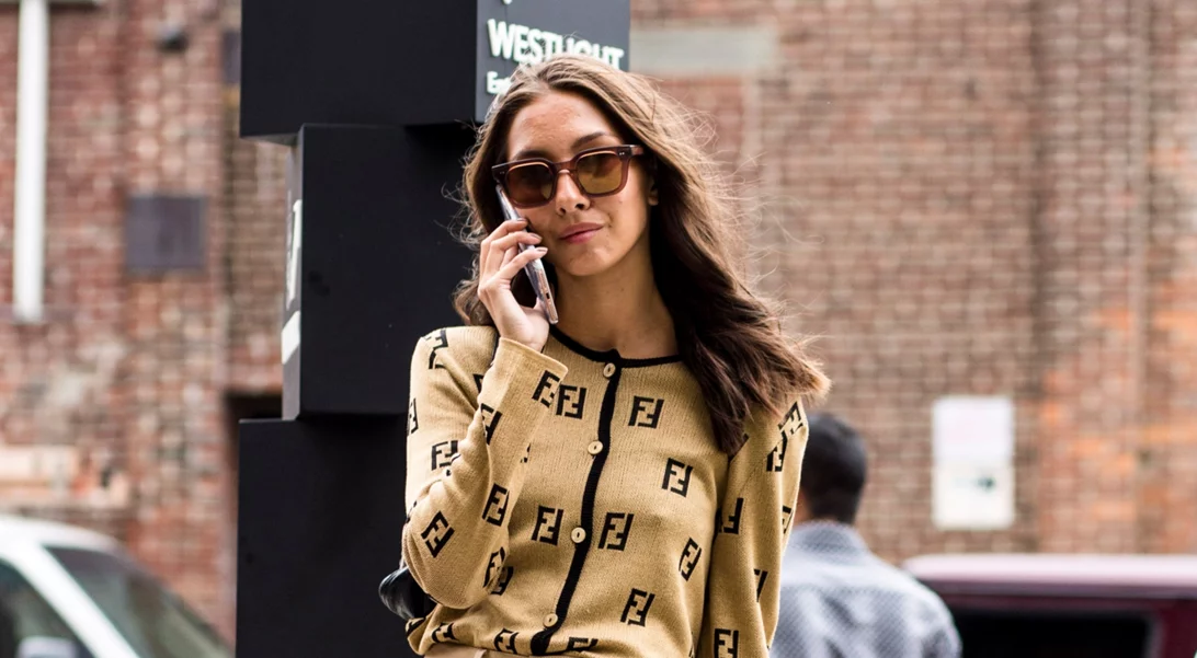 Βαρέθηκες το κοστούμι στο γραφείο; | 5 φρέσκες προτάσεις συνόλων από τις πιο καλοντυμένες fashionistas