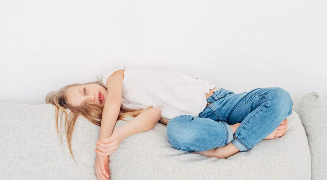 Η γενιά Ζ "βάζει τον εαυτό της τιμωρία"- Τι είναι το νέο trend του "rawdogging boredom";