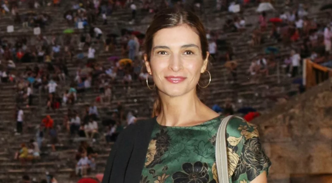 Η Αντιγόνη Κουλουκάκου φόρεσε τα πιο διάσημα μποτάκια της σεζόν