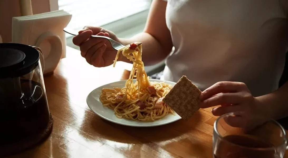 Μακαρόνια με ψωμί | Τελικά παχαίνει αυτός ο συνδυασμός υδατανθράκων;