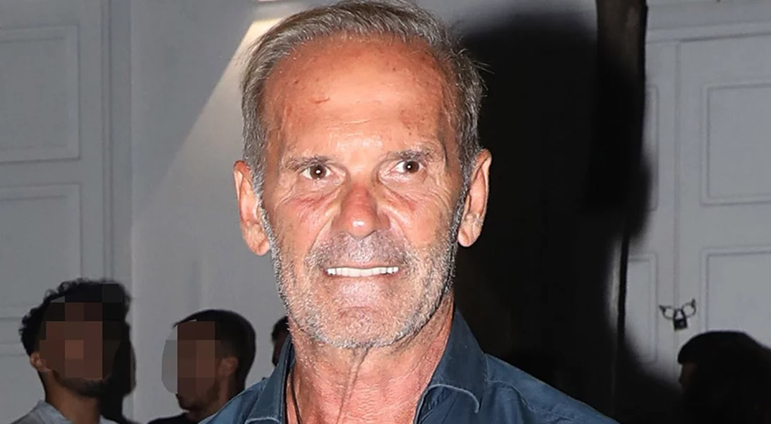 "Ξανά μαζί" | Ο Πέτρος Κωστόπουλος σε βραδινή έξοδο με τον Γιάννη Λάτσιο στην Ίο